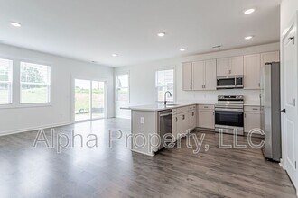 1235 Westgate Vlg Dr in Spartanburg, SC - Building Photo - Building Photo