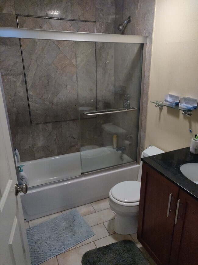 31 Temple St, Unit 3F in Boston, MA - Building Photo - Building Photo