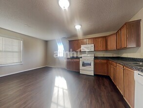 2957 Seasons Dr in Greenwood, IN - Foto de edificio - Building Photo