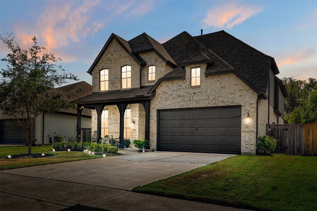 4614 Sweet Dewberry Ln in Fulshear, TX - Building Photo