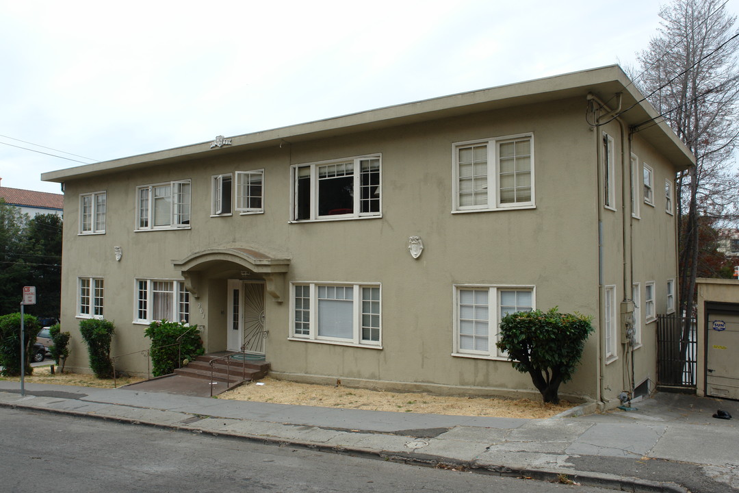 201 Fairmount Ave in Oakland, CA - Building Photo