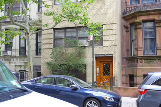 16 W 85th St in New York, NY - Foto de edificio - Building Photo