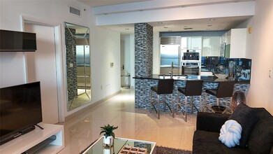 17121 Collins Ave, Unit 1406 in Sunny Isles Beach, FL - Building Photo - Building Photo