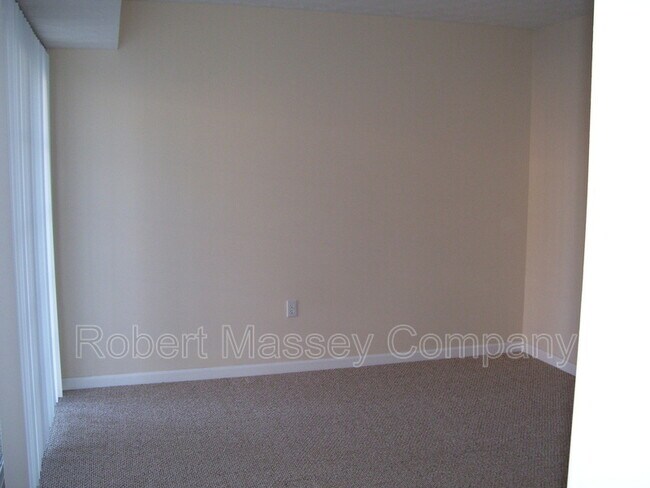 110 Hurstfield Dr photo'