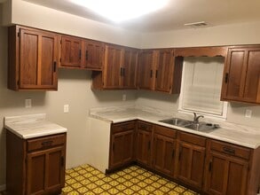 304 NE 8th St, Unit 304 NE 8th St. in Fulton, MO - Foto de edificio - Building Photo