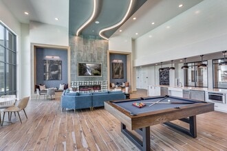 The Henley in Grand Prairie, TX - Foto de edificio - Building Photo