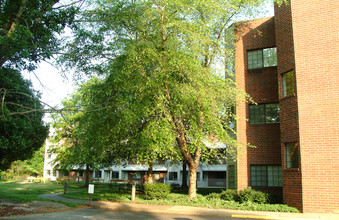 Heritage Oaks in Richmond, VA - Building Photo - Building Photo