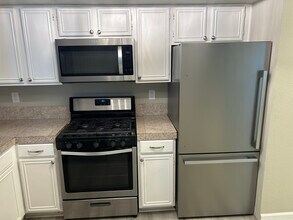 101 Luna Way in Las Vegas, NV - Building Photo - Building Photo