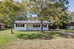 6569 Cortez Cir in Ocean Springs, MS - Building Photo