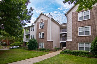 2701 Selwyn Ave in Charlotte, NC - Building Photo