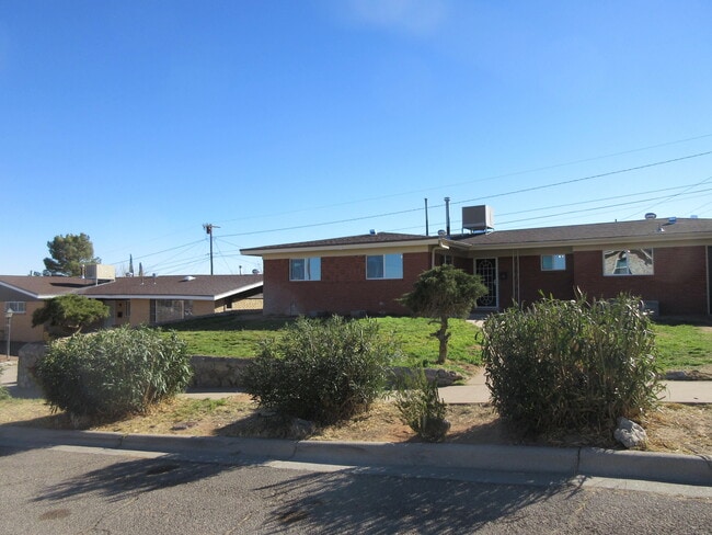 property at 3302 Zircon Dr