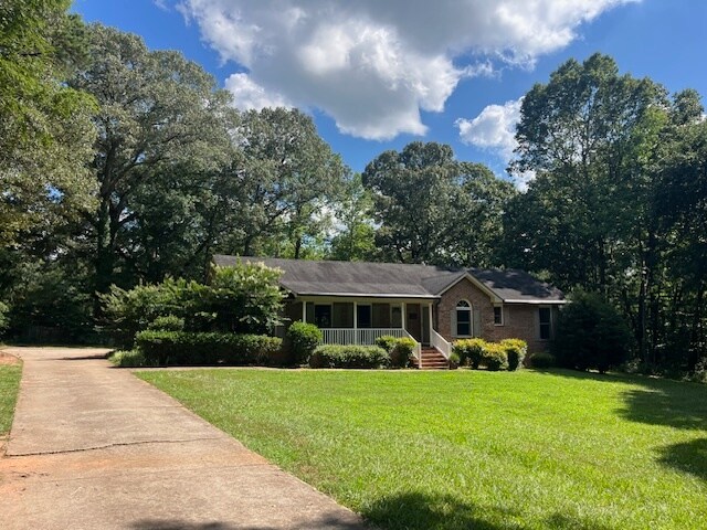 75 Williamson Dr in Williamson, GA - Building Photo