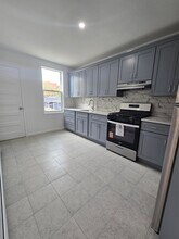 6027 Monroe Pl in West New York, NJ - Building Photo - Building Photo