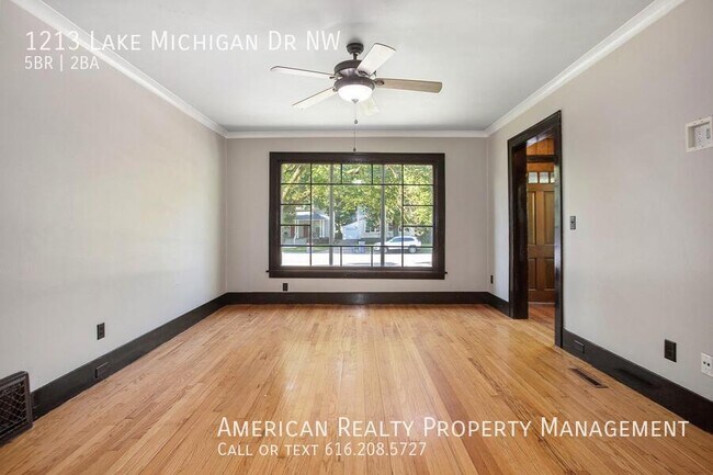 1213 Lake Michigan Dr NW in Grand Rapids, MI - Building Photo - Building Photo