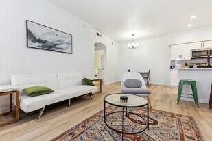 9450 W Cabela Dr in Glendale, AZ - Building Photo