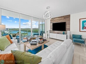 400 Sunny Isles Blvd in Sunny Isles Beach, FL - Building Photo - Building Photo