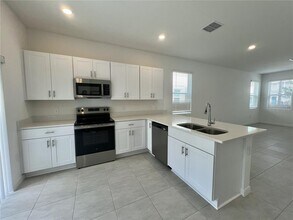 3099 Skyline Lp in Kissimmee, FL - Building Photo - Building Photo