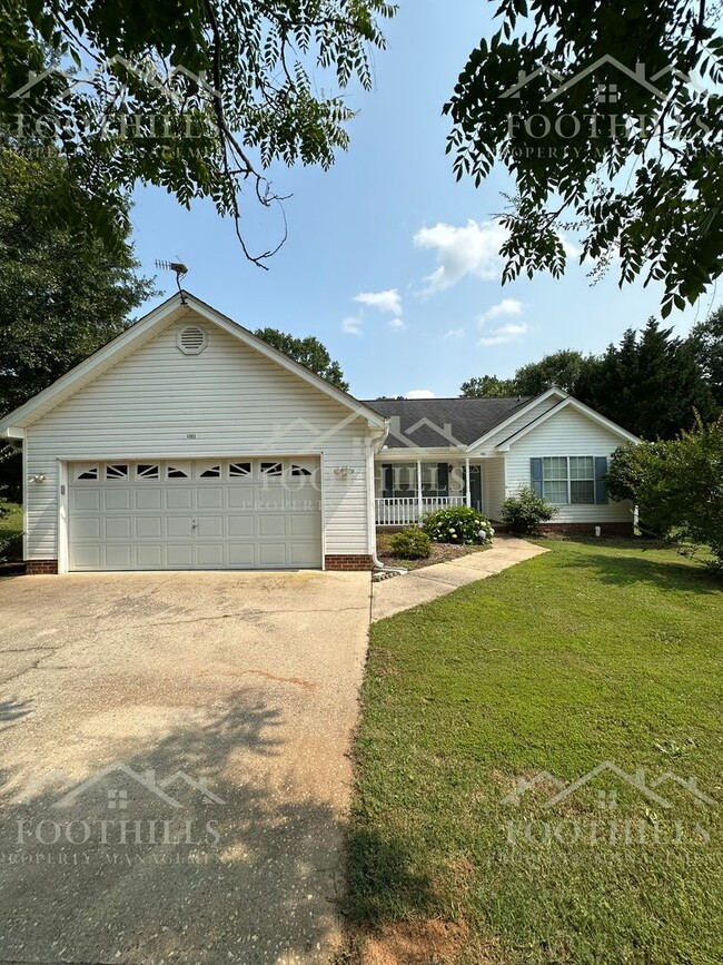 1003 Ravenswood Dr in Anderson, SC - Foto de edificio - Building Photo