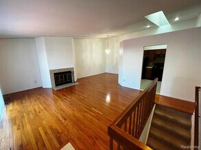 38825 Country Cir in Farmington Hills, MI - Building Photo - Building Photo