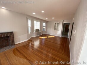 16 Alexander Ave in Medford, MA - Building Photo - Building Photo