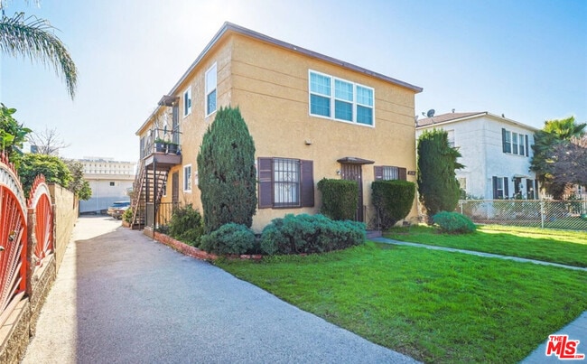 510 E Arbor Vitae St in Inglewood, CA - Building Photo - Building Photo