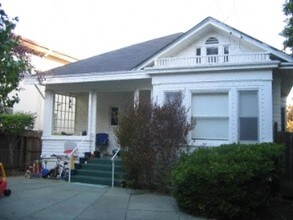 506 Almer Rd in Burlingame, CA - Foto de edificio - Building Photo