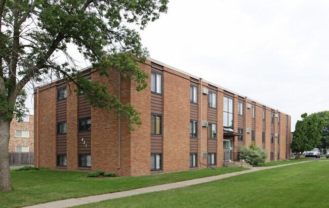 Aquila Flats in Minneapolis, MN - Foto de edificio - Building Photo