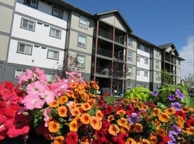 King's Heights in Airdrie, AB - Building Photo