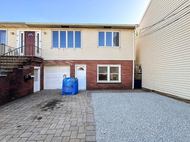 property at 31 Leonard St