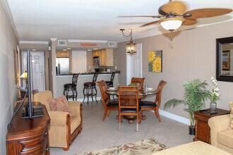 2046 Beach Blvd in Biloxi, MS - Foto de edificio - Building Photo