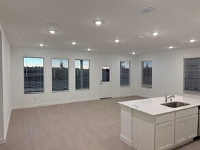 3049 Dutch Dr in Providence Village, TX - Foto de edificio - Building Photo