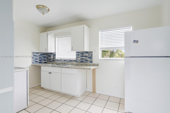 2151 NW 7th St
