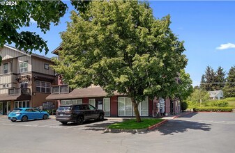 22802 SW Forest Creek Dr in Sherwood, OR - Building Photo - Building Photo