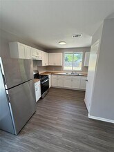 6800 Bryonwood Dr in Austin, TX - Building Photo - Building Photo
