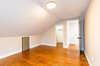 173 Emerson St, Unit 2 in Boston, MA - Building Photo - Building Photo