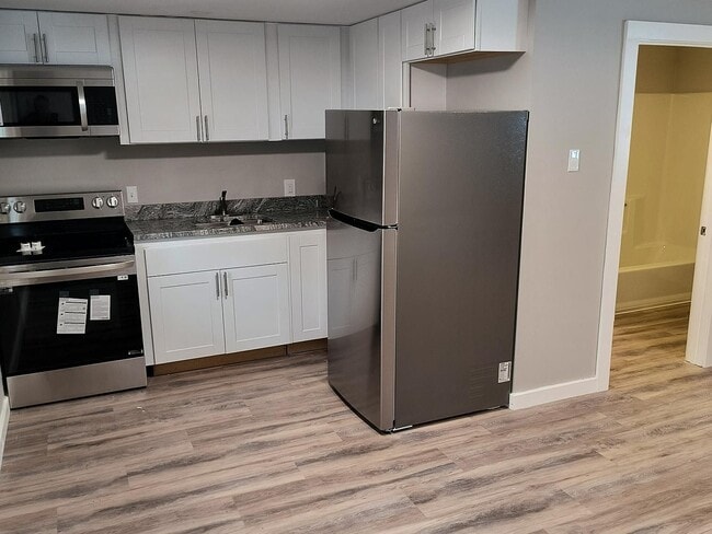 143 E Main St in Warner, NH - Building Photo - Building Photo