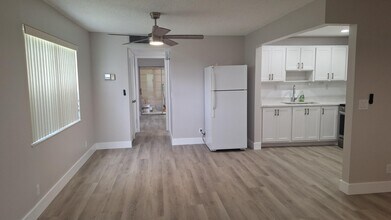 120 Normandy Ln in Delray Beach, FL - Building Photo - Building Photo