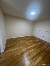 204 Wheeler Ave, Unit 9 in Bridgeport, CT - Foto de edificio - Building Photo