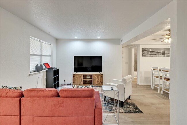 11409 Springhollow Rd in Oklahoma City, OK - Building Photo - Building Photo