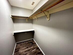 1340 Brook St in St. Charles, IL - Building Photo - Building Photo