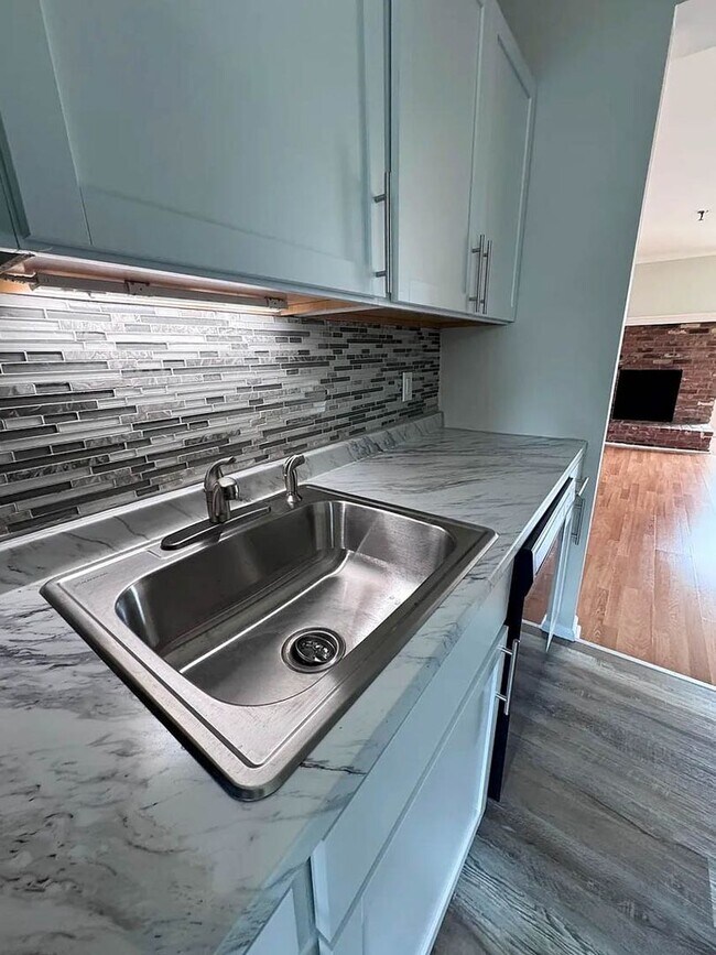 678 Savin Ave-Unit -2D in West Haven, CT - Building Photo - Building Photo