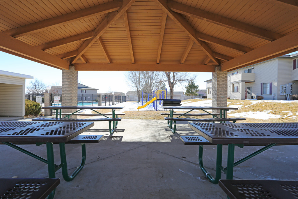 Crescent Cove Apartments in Evans, CO