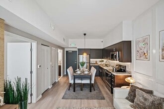 Oak Enclave in Miami Gardens, FL - Foto de edificio - Building Photo