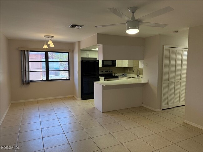 1264 SE 8th St in Cape Coral, FL - Building Photo - Building Photo