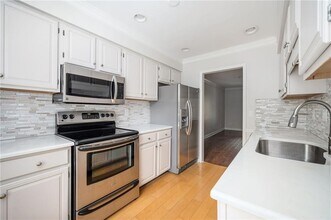 2103 Kristen Ct in Smyrna, GA - Building Photo - Building Photo