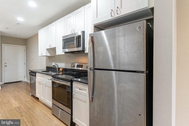 616 S 4th St in Philadelphia, PA - Building Photo - Building Photo