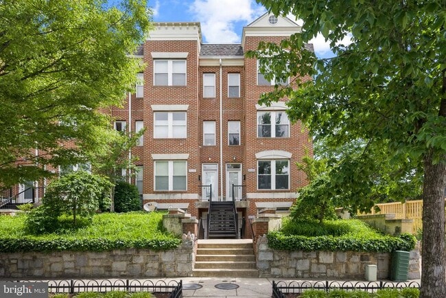 property at 606 Kentucky Ave SE
