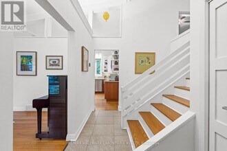 1886 Rideau Garden Dr in Ottawa, ON - Building Photo - Building Photo
