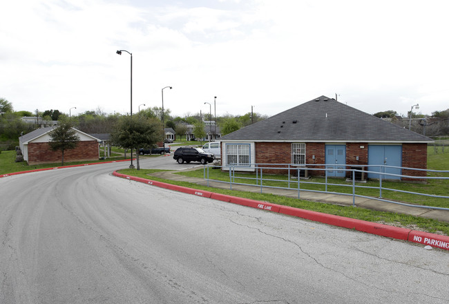 Viceroy Apartments in San Antonio, TX - Foto de edificio - Building Photo