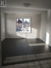 7 Moonseed Ln in Richmond Hill, ON - Building Photo - Building Photo